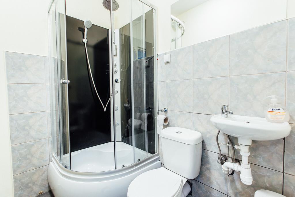 Hostel Kamienica Rynek 7 Катовице Екстериор снимка