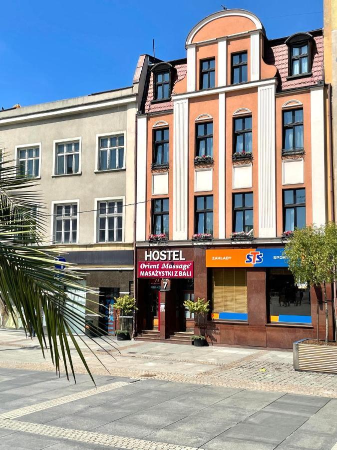 Hostel Kamienica Rynek 7 Катовице Екстериор снимка