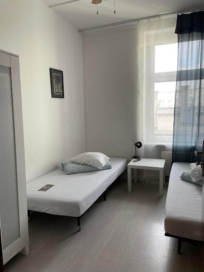 Hostel Kamienica Rynek 7 Катовице Екстериор снимка