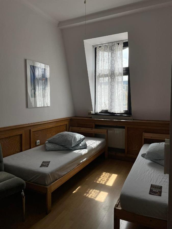 Hostel Kamienica Rynek 7 Катовице Екстериор снимка