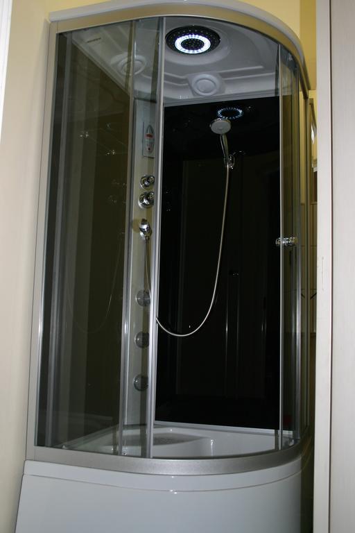 Hostel Kamienica Rynek 7 Катовице Стая снимка