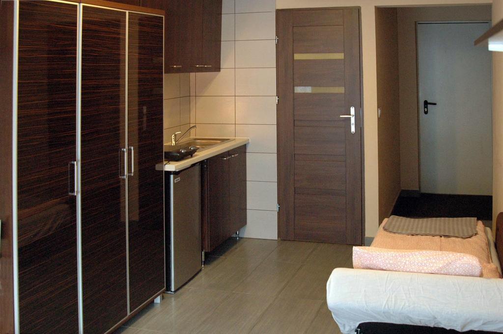 Hostel Kamienica Rynek 7 Катовице Екстериор снимка