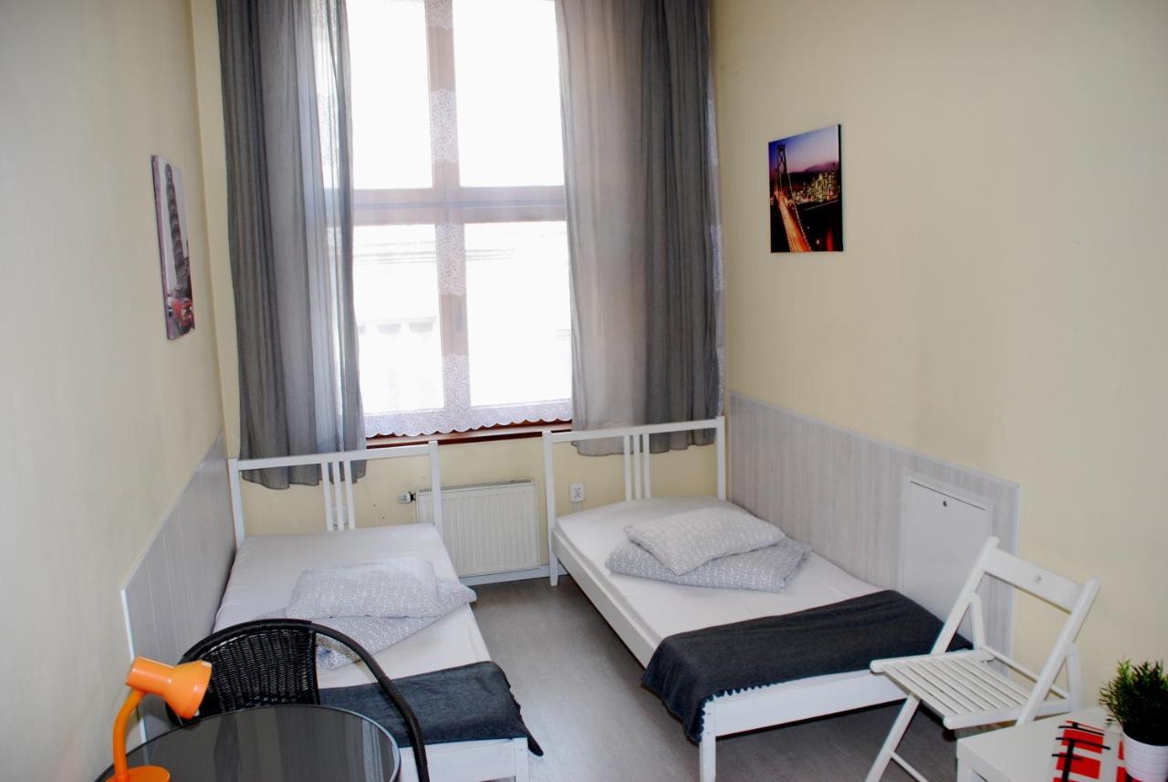 Hostel Kamienica Rynek 7 Катовице Екстериор снимка