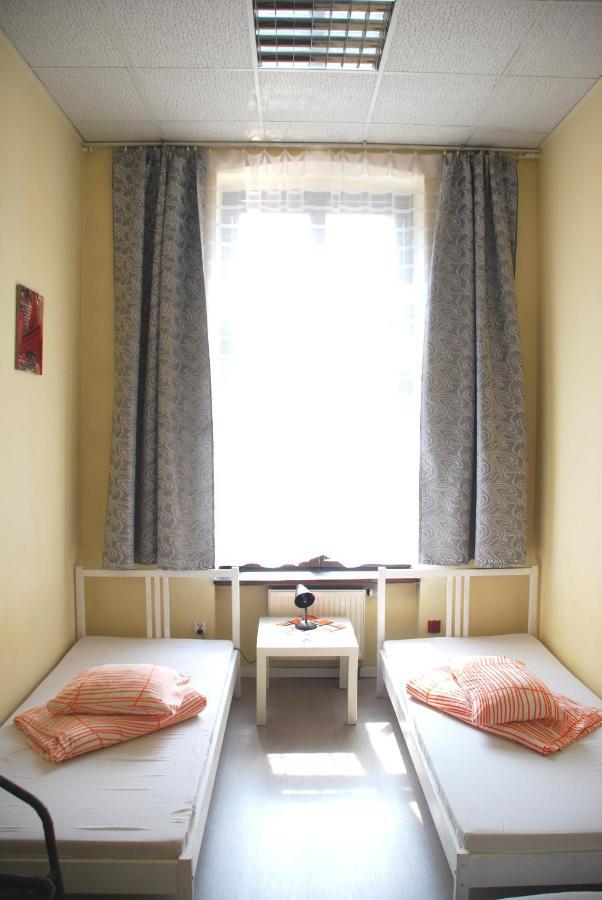 Hostel Kamienica Rynek 7 Катовице Екстериор снимка
