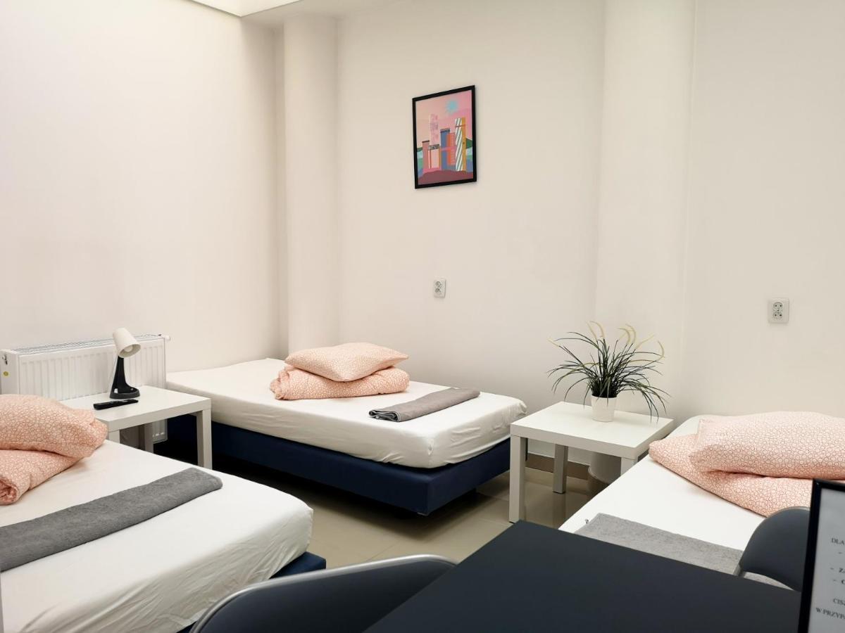Hostel Kamienica Rynek 7 Катовице Екстериор снимка