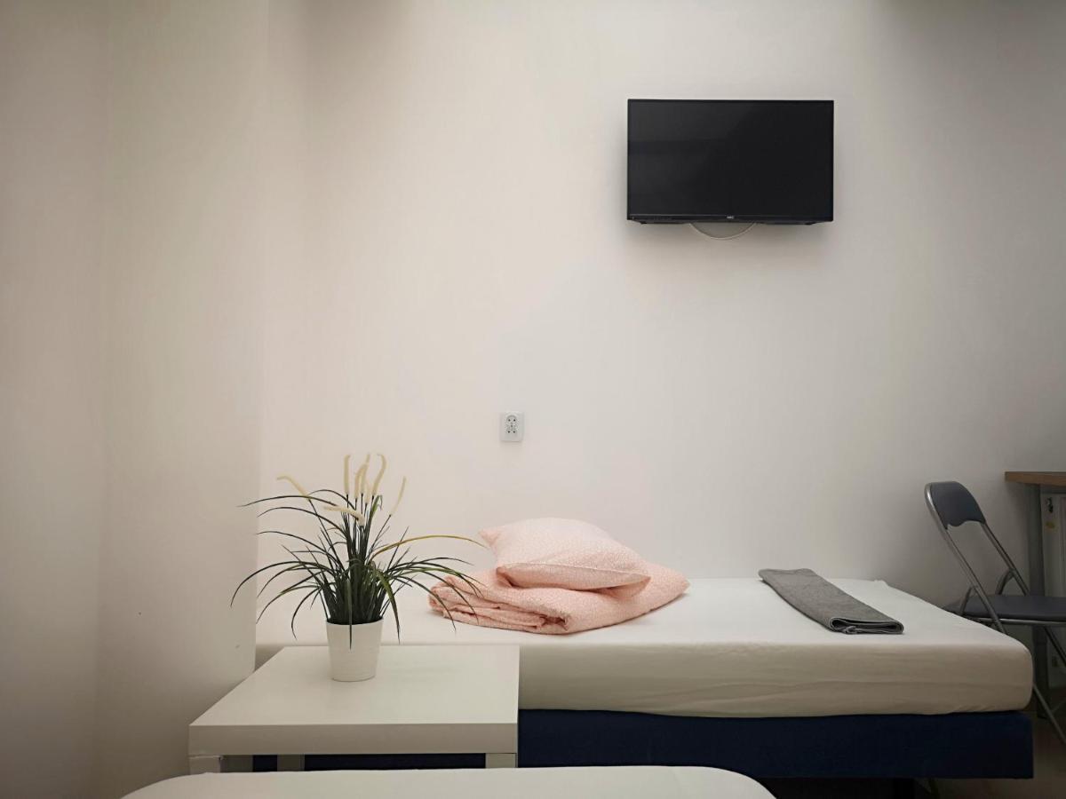 Hostel Kamienica Rynek 7 Катовице Екстериор снимка