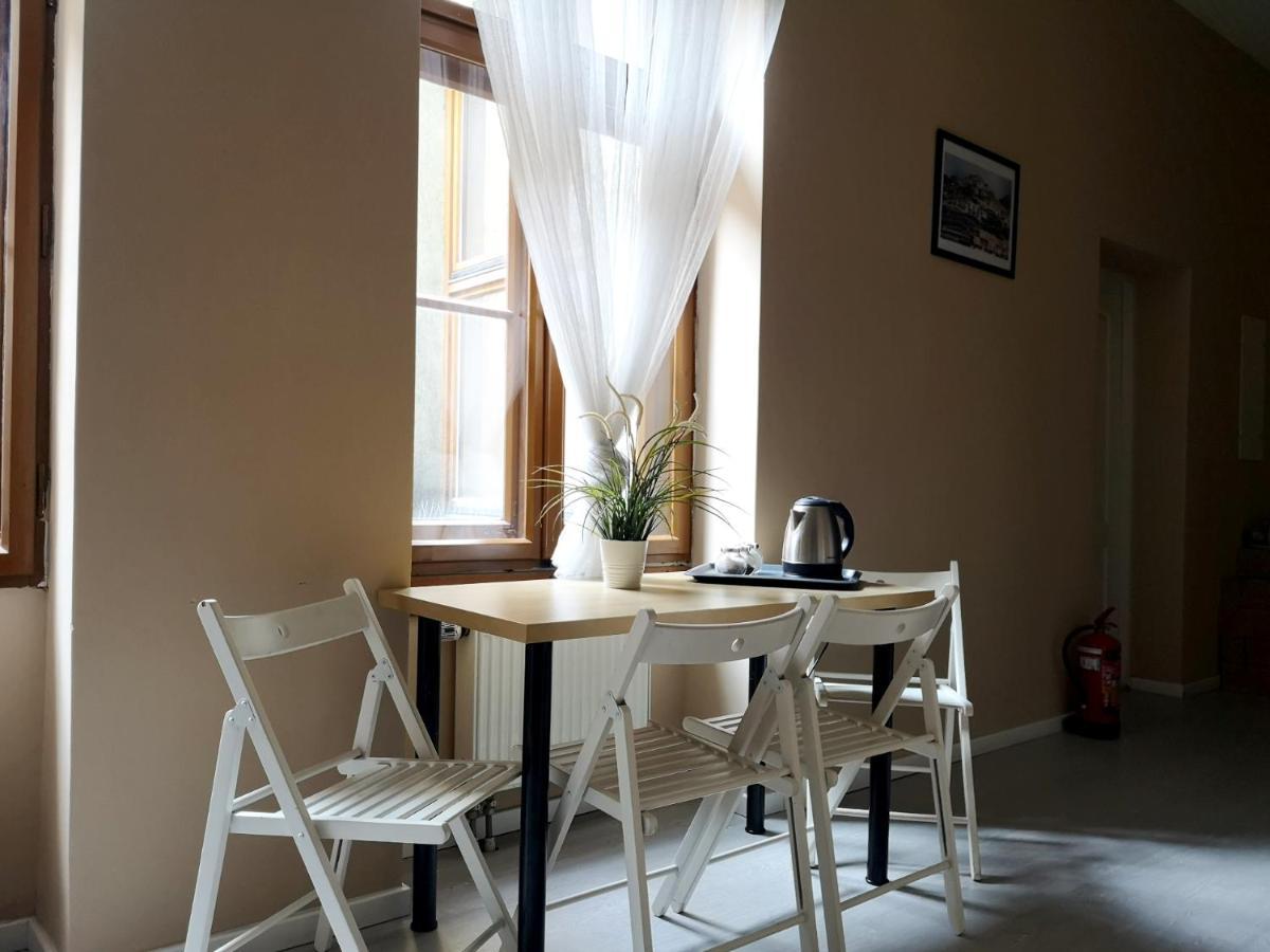 Hostel Kamienica Rynek 7 Катовице Екстериор снимка